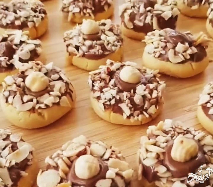 شیرینی فندقی